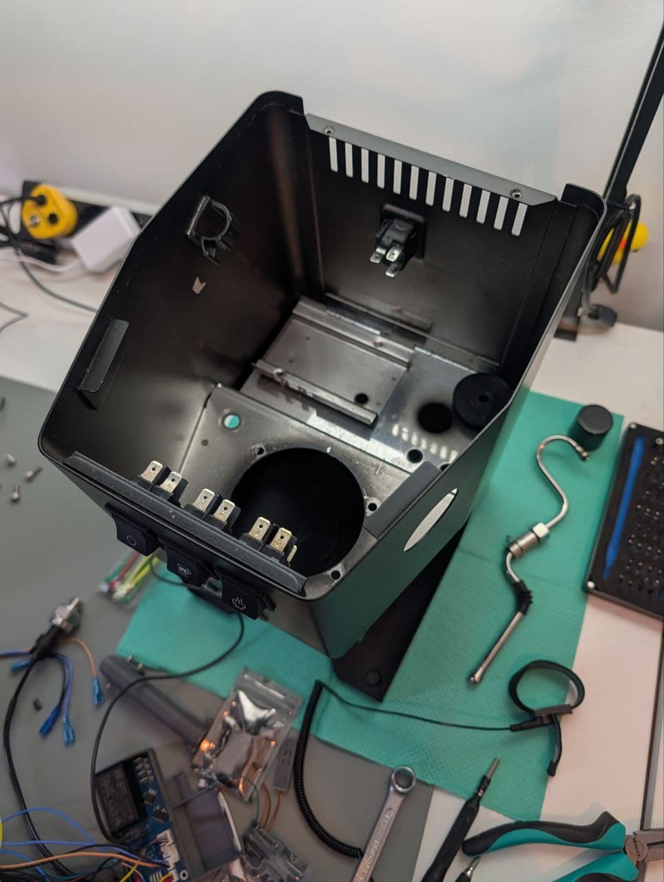 Starting the disassembly